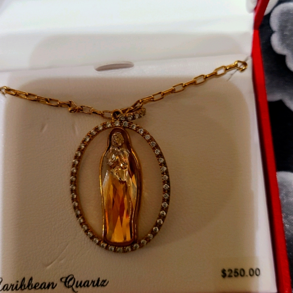 Mary Necklace